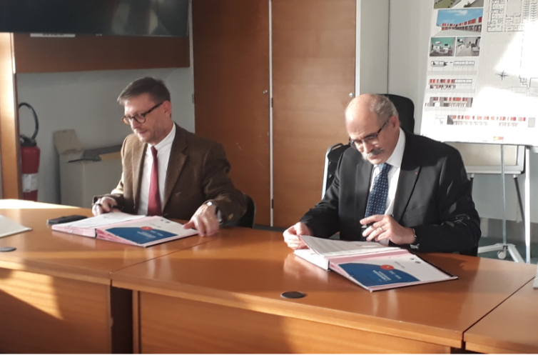 Stéphane Gély, DISP de Toulouse (à gauche) et Thierry Lemerle directeur régional de Pôle emploi (à droite) Occitanie renouvèle leur convention de partenariat (2021)
